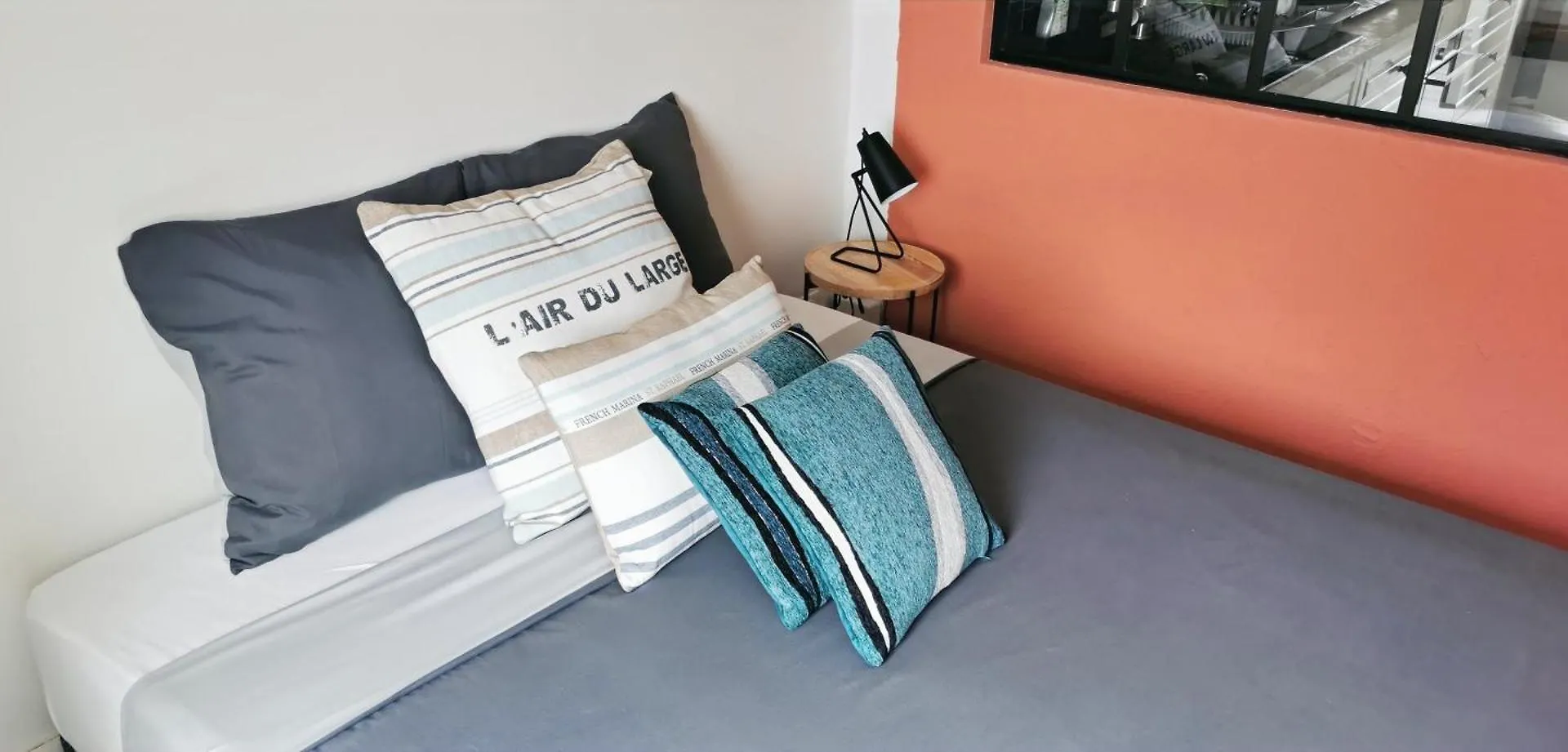 Bleu - Eden - Appartement Moderne En Hypercentre Vichy 0*,  France